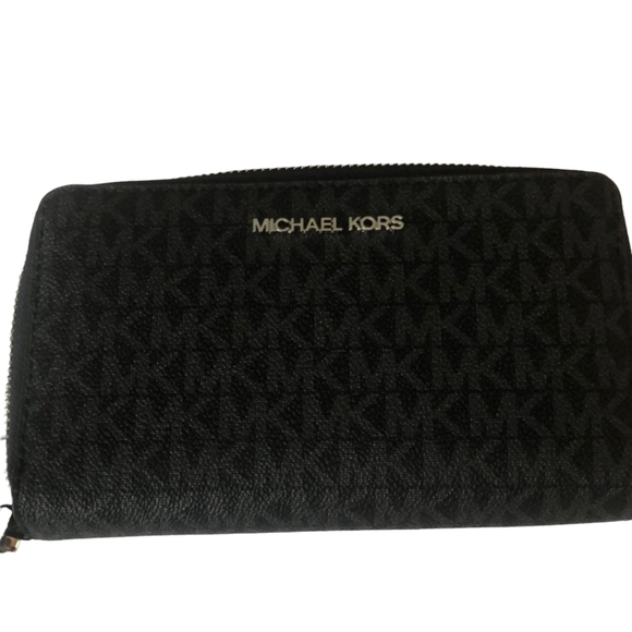 Michael Kors Wallet/Phone Case NWT - Picture 1 of 8